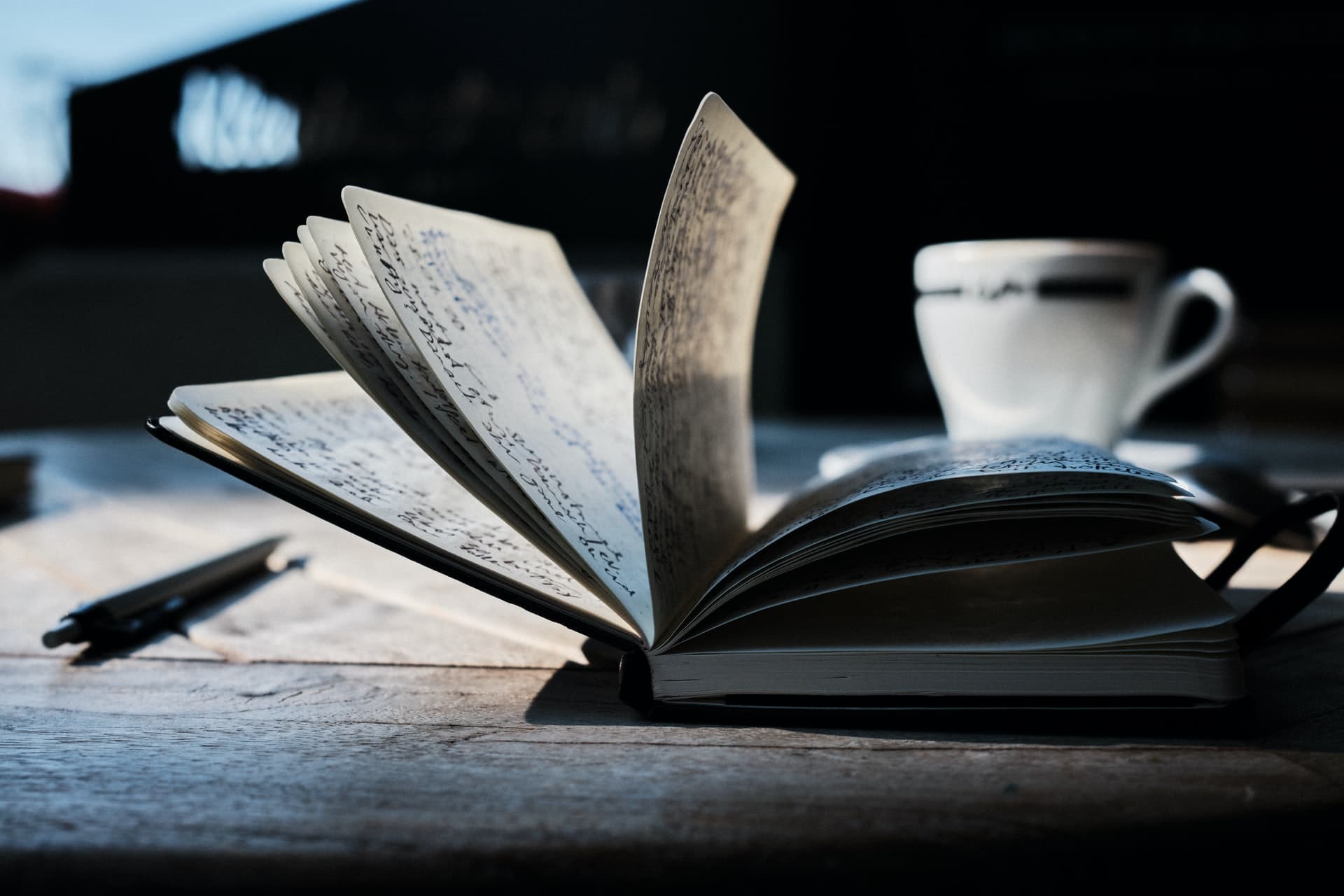 Writing a memoir - Photo by Yannick Pulver on Unsplash